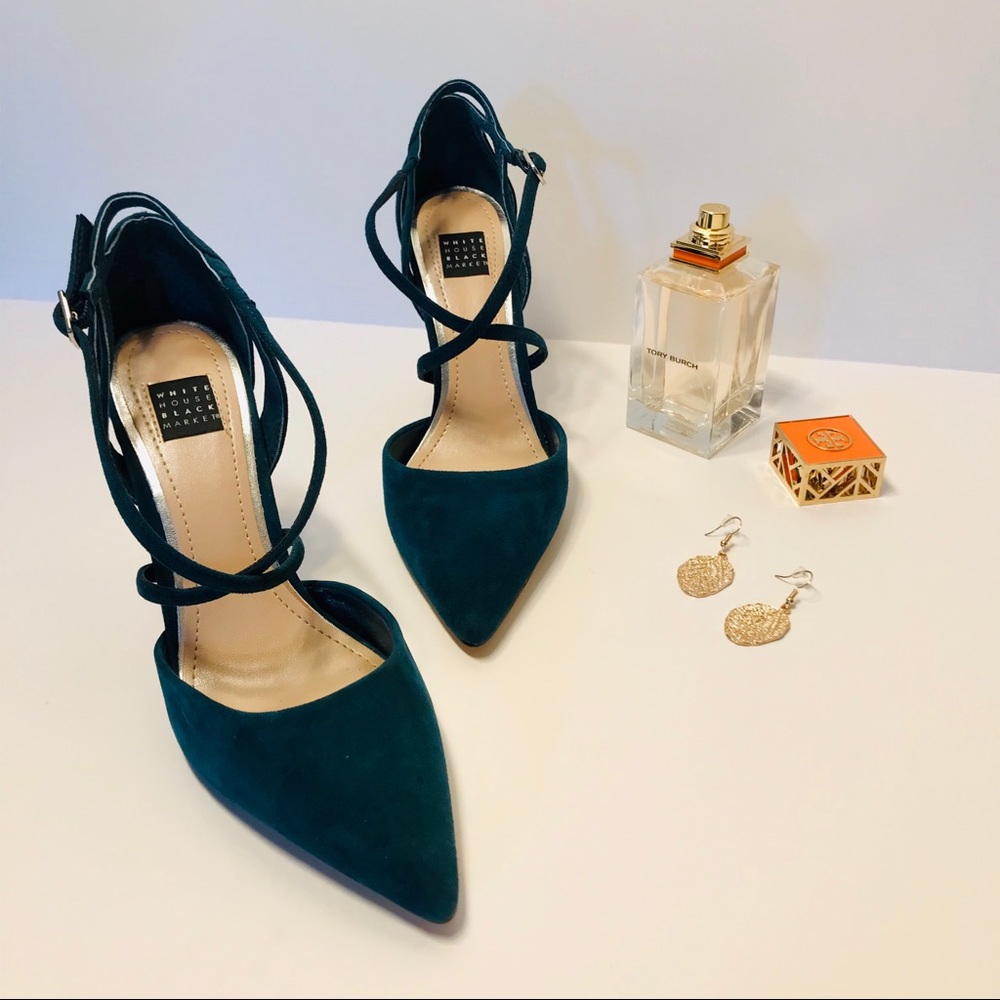 🆕 White House Black Market Heel